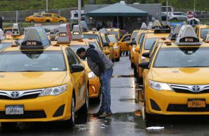 تاکسی به فرودگاه مهراباد با خودروهای لوکس